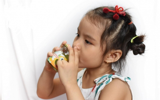 Cha mẹ cần biết 3 lợi ích tuyệt vời khi sử dụng nước yến sào cho bé