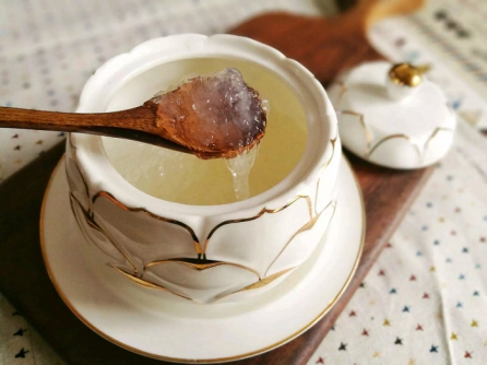 Cách chưng tổ yến hạt sen làm nước yến cho bà bầu